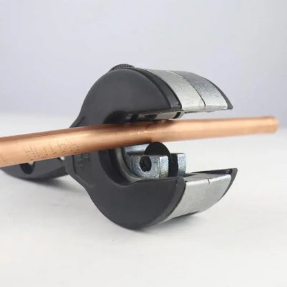 Single-Hand Ratchet Pipe Cutter Tool, Quick Cut for 5/16"-1 1/8" (8-29mm) Stainless Steel, Copper & Alu Cuts, Plastic Pipes, Convenient Tight Space Use, Easy Access Plumbing Home Improvement Hand Tool